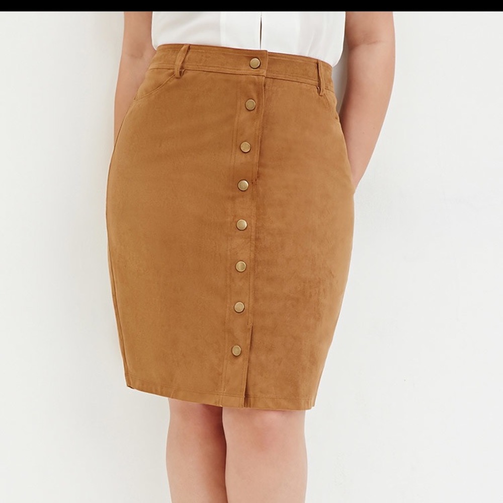 Forever 21 Suede like material skirt.